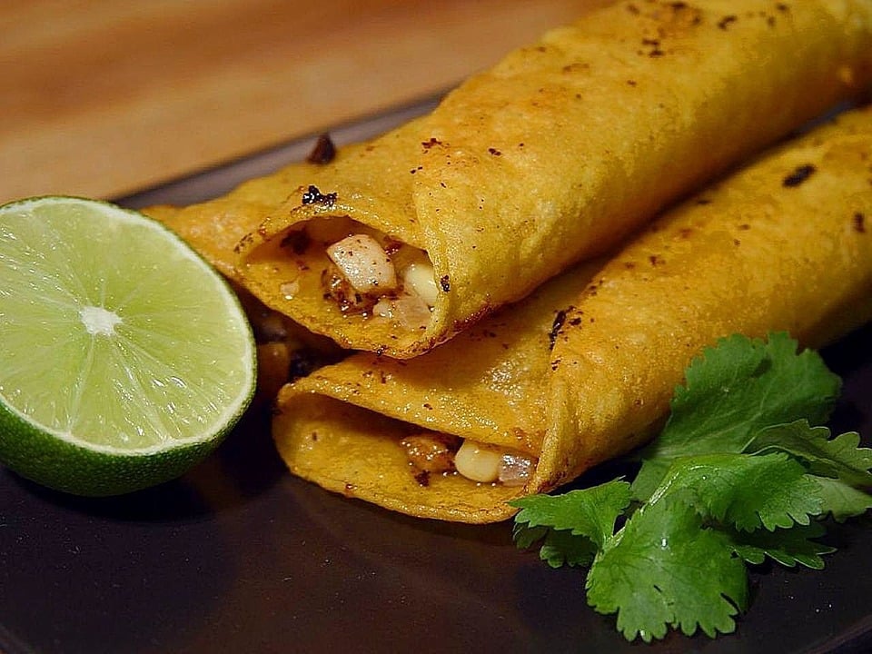 40 The Best Mexican Foods Everyone Should Try At Least Once 21 MEXICAN DISHES, FOOD IN MEXICO, MEXICAN CUISINE, MEXICAN FOODS, FLAUTAS