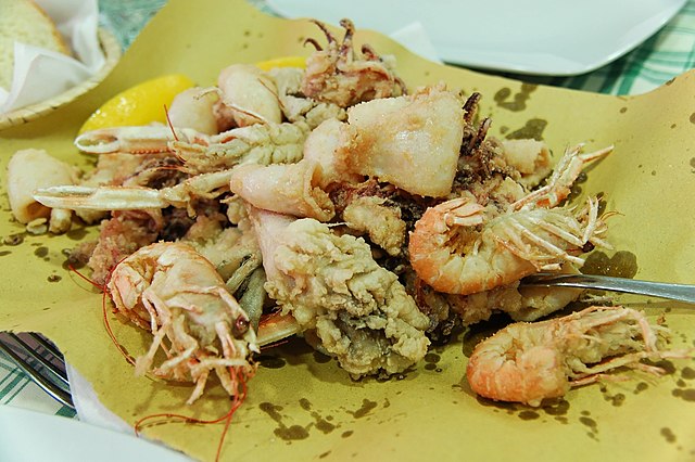 40 Italian Dishes You Must Try Before You Die 20 Fritto misto, Italian Food, Italian cuisine, traditional Italian food, food in Italy, Italian dishes