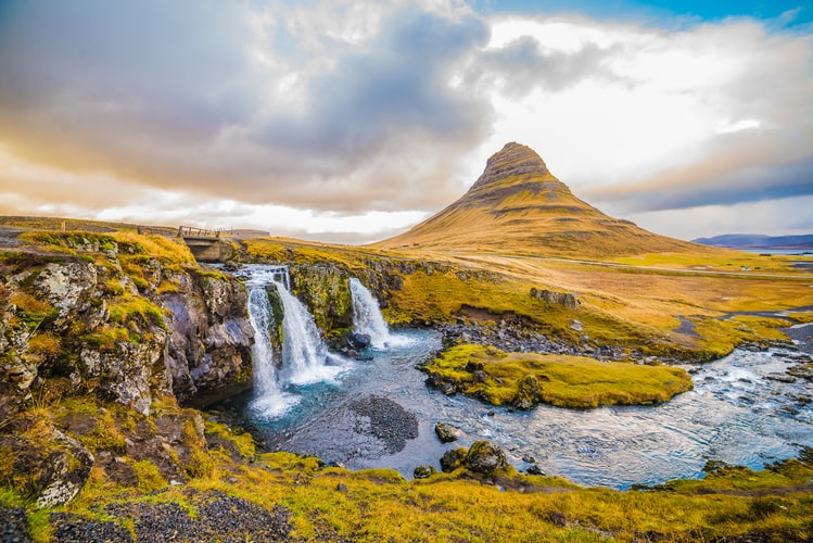 40 Most Instagrammable Places In Iceland 36 iceland instagram spots, most instagrammable places in Iceland, Iceland photos, Iceland photography, Kirkjufellsfoss