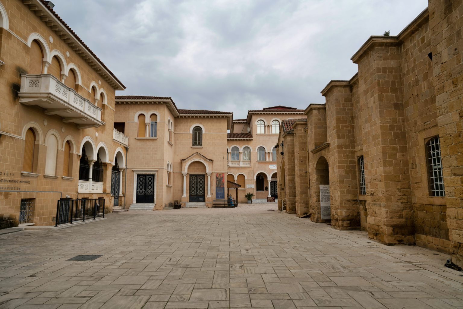 How To Get From Larnaca Airport To Nicosia - All Possible Ways