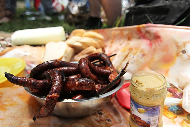 Best Romanian Food - Best 56 Romanian Dishes And Traditional Food In Romania To Try 15 Romanian foods, Traditional food in Romania, What to eat in Romania, Sausages, Plescoi sausages, Romanian Food, Romanian cuisine, Traditional Romanian Food, food in Romania, Romanian dishes