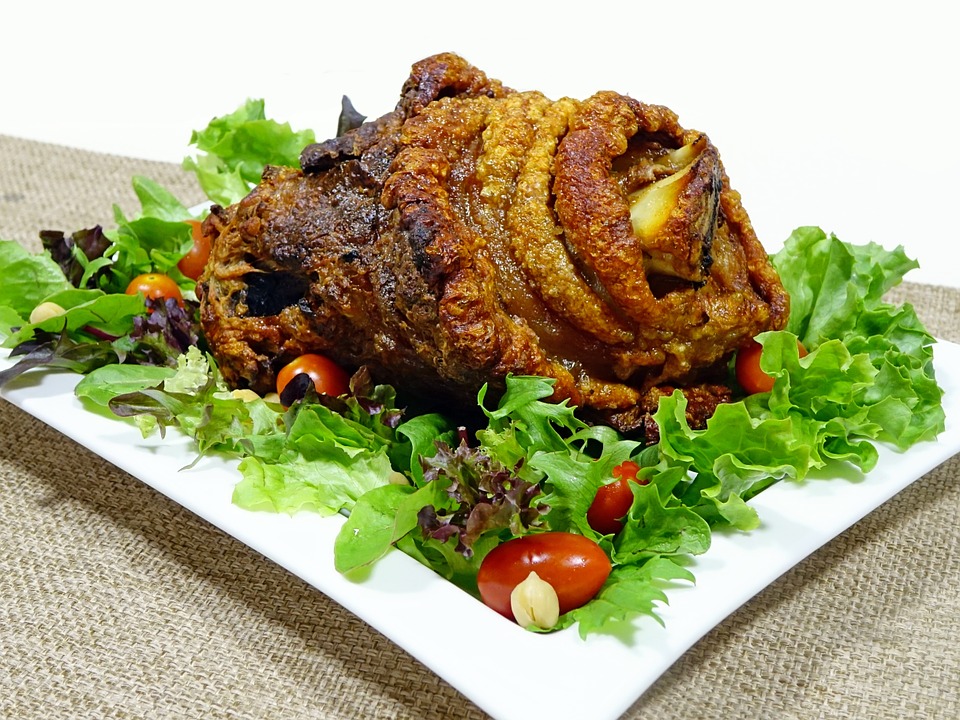 Best Romanian Food - Best 56 Romanian Dishes And Traditional Food In Romania To Try 25 Romanian foods, Traditional food in Romania, What to eat in Romania, Roast Pork Knuckle, Romanian Food, Romanian cuisine, Traditional Romanian Food, food in Romania, Romanian dishes