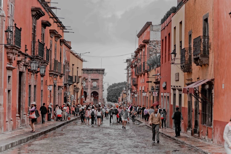 10 Amazing Countries To Live and Work Globally