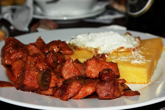 Best Romanian Food - Best 56 Romanian Dishes And Traditional Food In Romania To Try 14 Romanian foods, Traditional food in Romania, What to eat in Romania, tochitură moldovenească