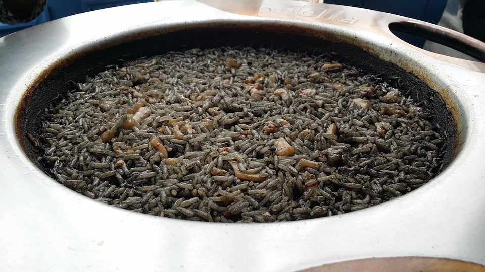 Spanish Black Rice, Spanish Food, spanish cuisine, traditional spanish food, food in Spain, Spanish dishes