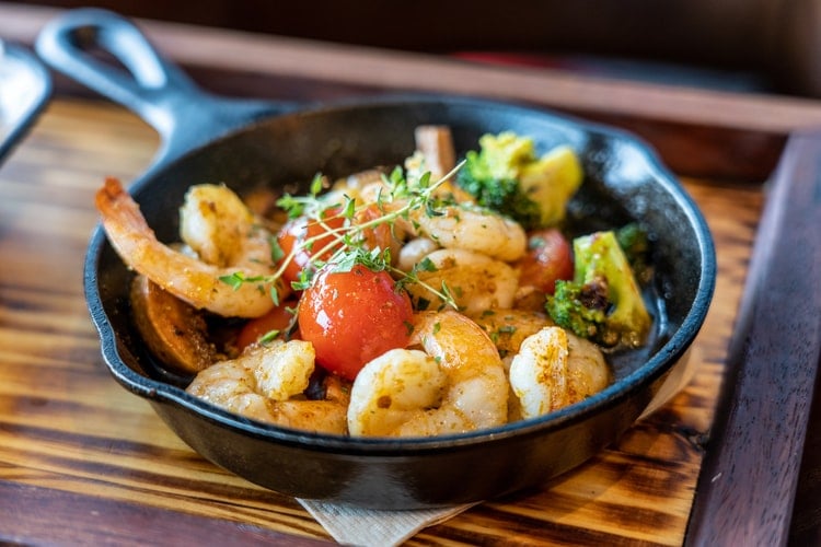 Gambas al ajillo, Spanish Food, spanish cuisine, traditional spanish food, food in Spain, Spanish dishes