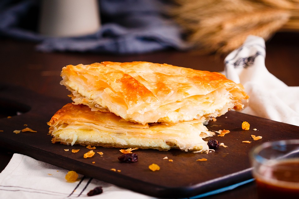 Best Romanian Food - Best 56 Romanian Dishes And Traditional Food In Romania To Try 38 Romanian foods, Traditional food in Romania, What to eat in Romania, Moldovan Cheese Pie, Romanian pie