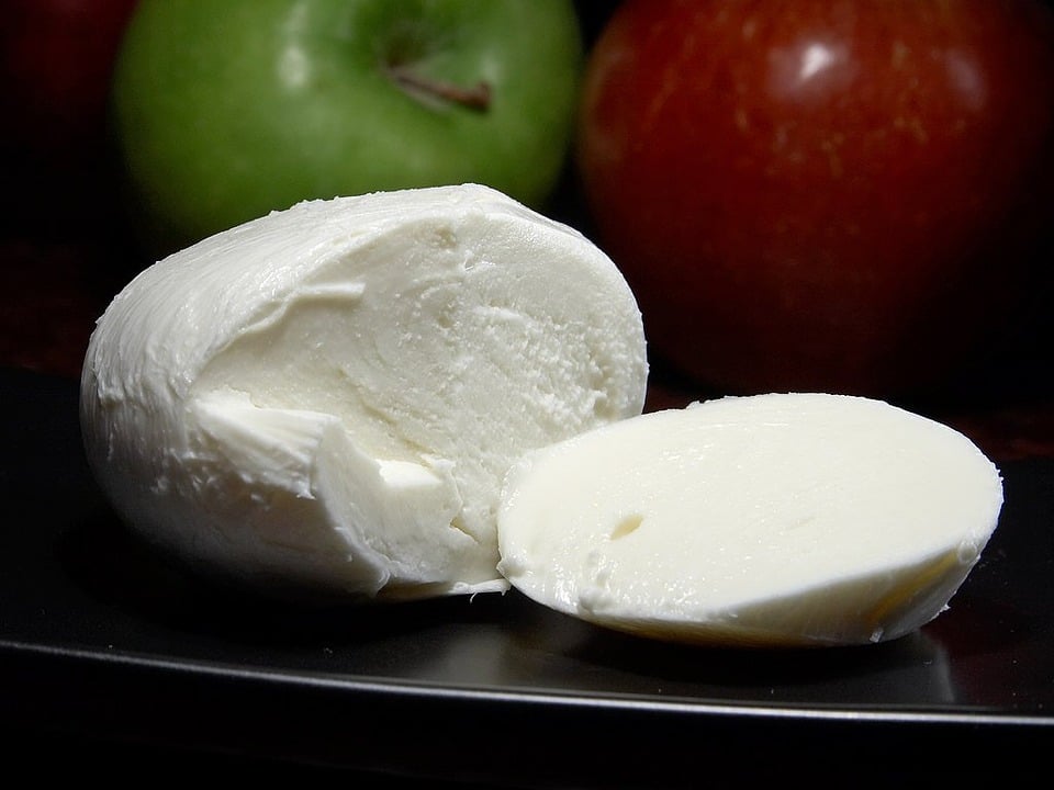 40 Italian Dishes You Must Try Before You Die 26 Mozarella, Italian Food, Italian cuisine, traditional Italian food, food in Italy, Italian dishes