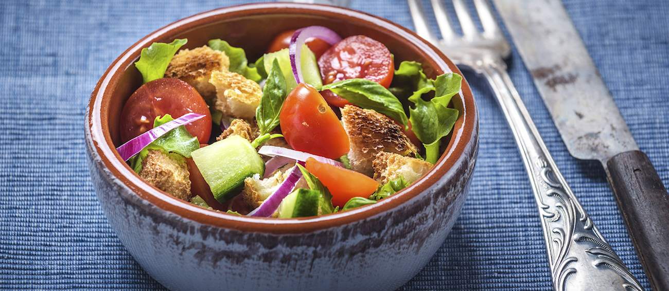40 Italian Dishes You Must Try Before You Die 16 Panzanella, Italian Food, Italian cuisine, traditional Italian food, food in Italy, Italian dishes