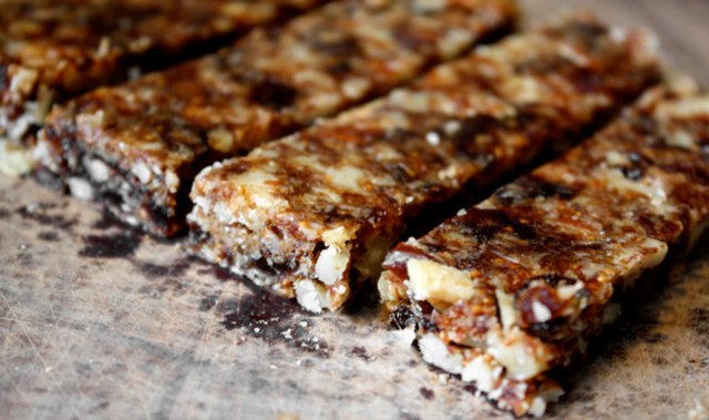 Best Irish Food - 38 Best Irish Dishes And Traditional Food In Ireland To Try 28 Irish Food, Irish cuisine, Traditional Irish Food, food in Ireland, Irish dishes, Irish dessert, flapjack