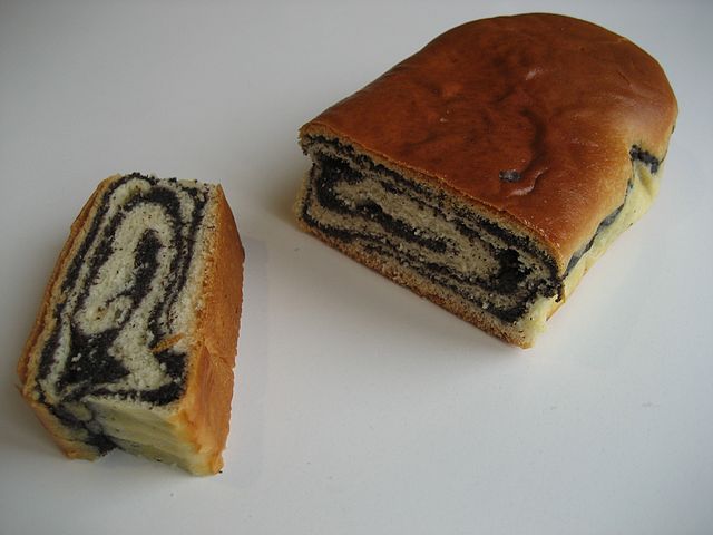 German Food, German cuisine, Traditional German Food, food in Germany, German dishes, German desserts, desserts in Germany, Mohnnstrudel