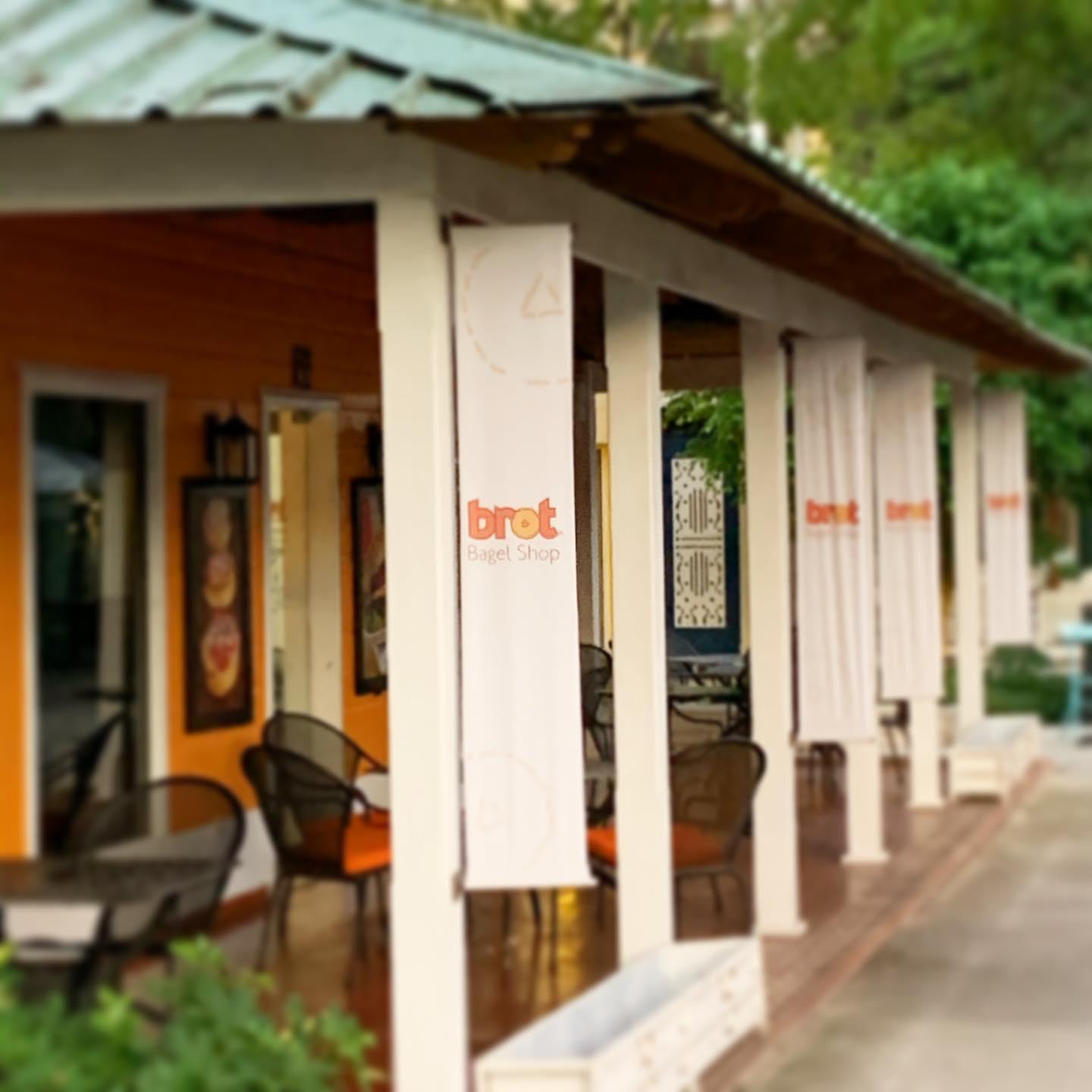 Punta Cana Food - 30 Best Restaurants in Punta Cana And Where to Eat 32 restaurants in punta cana, best restaurants in punta cana, punta cana food, where to eat in punta cana, brot bagel shop
