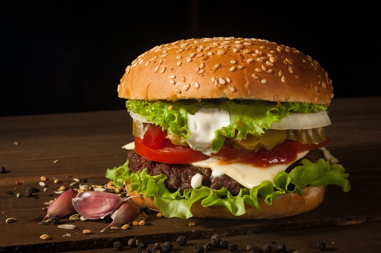 Punta Cana Food - 30 Best Restaurants in Punta Cana And Where to Eat 24 restaurants in punta cana, best restaurants in punta cana, punta cana food, where to eat in punta cana, burgers punta cana
