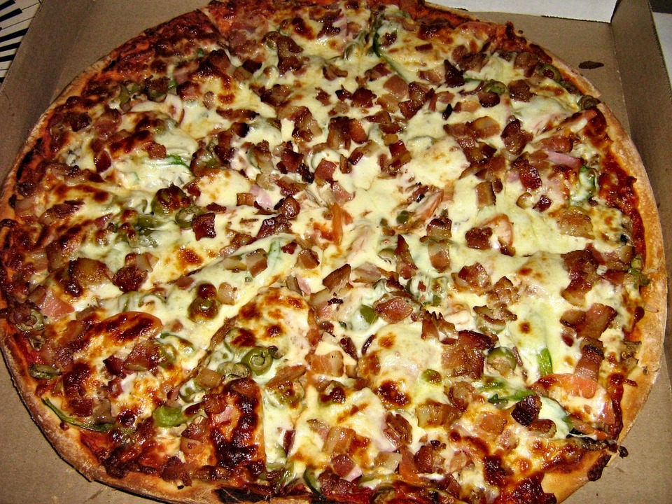 Canadian Food, Canadian cuisine, Traditional Canadian Food, food in Canada, Canadian dishes, Canadian Pizza