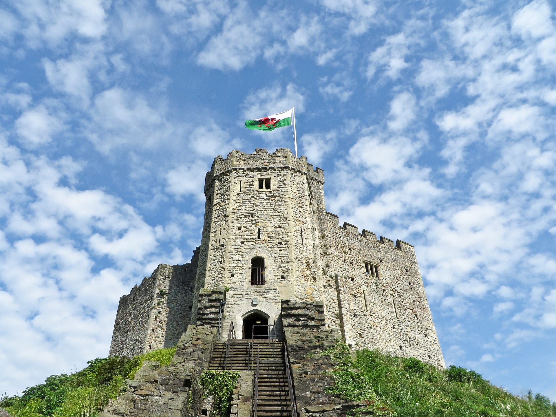How To Get From Cardiff Airport To City Center - All Possible Ways, cheapest way from Cardiff airport to city center, Cardiff airport to city center