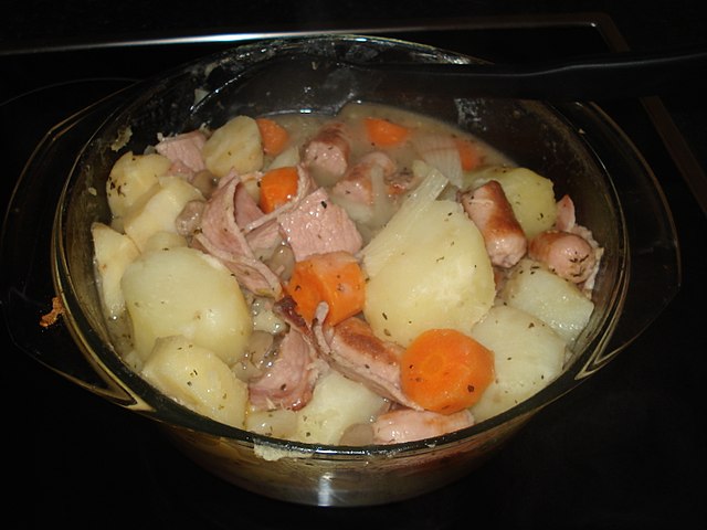 Best Irish Food - 38 Best Irish Dishes And Traditional Food In Ireland To Try 21 Irish Food, Irish cuisine, Traditional Irish Food, food in Ireland, Irish dishes, Coddle