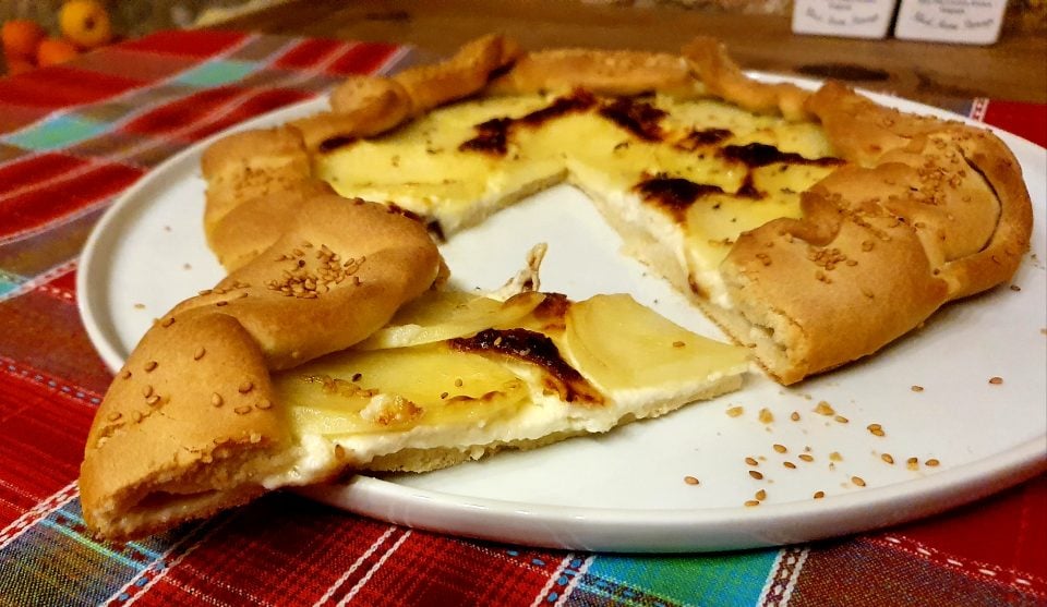 Maltese Food, Maltese cuisine, Traditional Maltese Food, food in Malta, Maltese dishes, ftira gawdxija