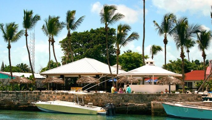 Nassau Food - 30 Best Restaurants In Nassau And Where To Eat In Nassau 13 restaurants in nassau, restaurants in nassau bahamas, best restaurants in nassau, best restaurants in nassau, where to eat in nassau, nassau food, green parrot bar & grill