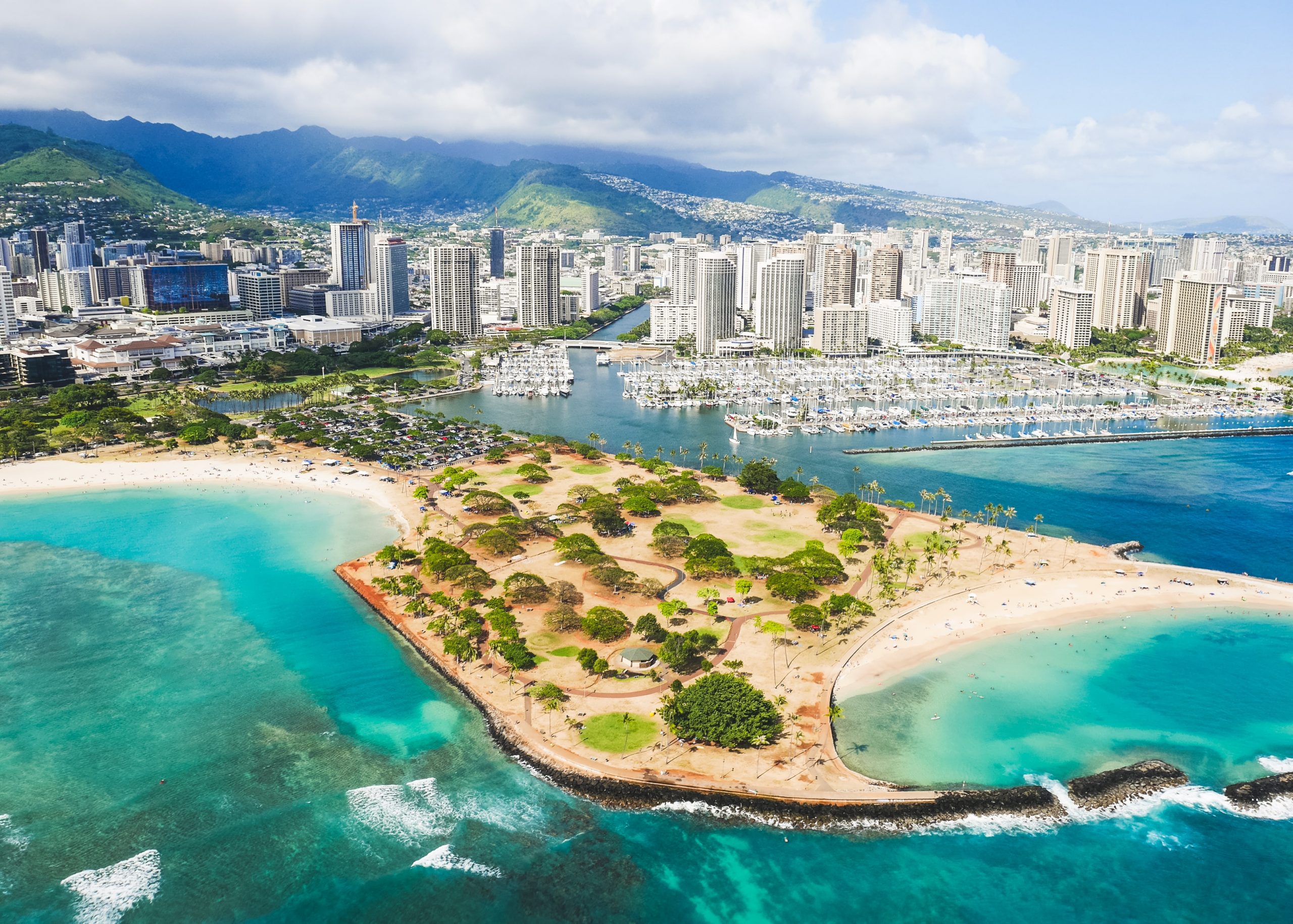 How To Get From Honolulu Airport To Downtown - All Possible Ways, cheapest way from Honolulu airport to city center, Honolulu airport to city center, cheapest way from Honolulu airport to downtown, Honolulu airport to downtown, Honolulu Airport Bus, honolulu airport to Pearl Harbor