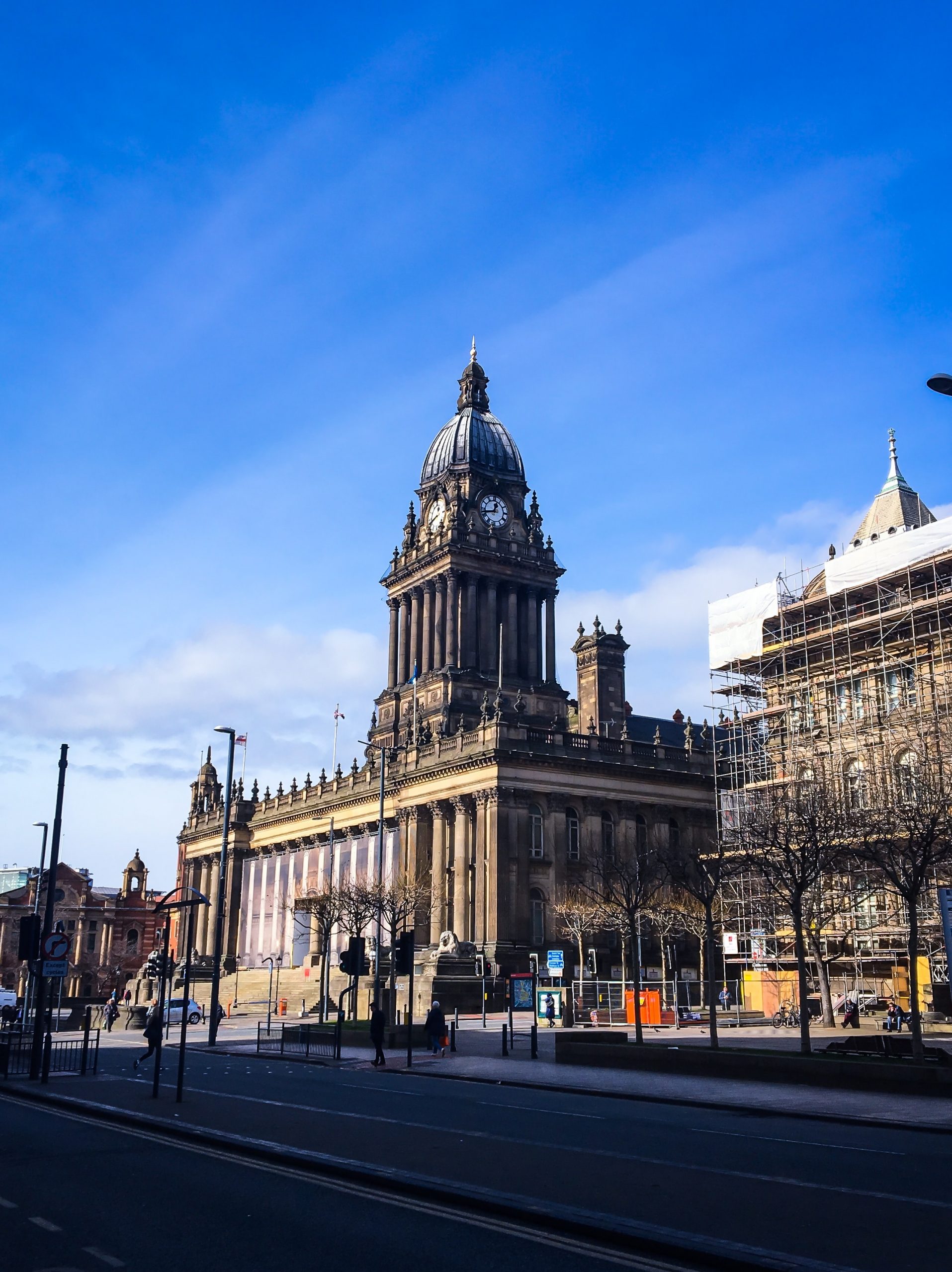 How To Get From Manchester Airport To Leeds - All Possible Ways, cheapest way from Manchester airport to Leeds, Manchester airport to Leeds