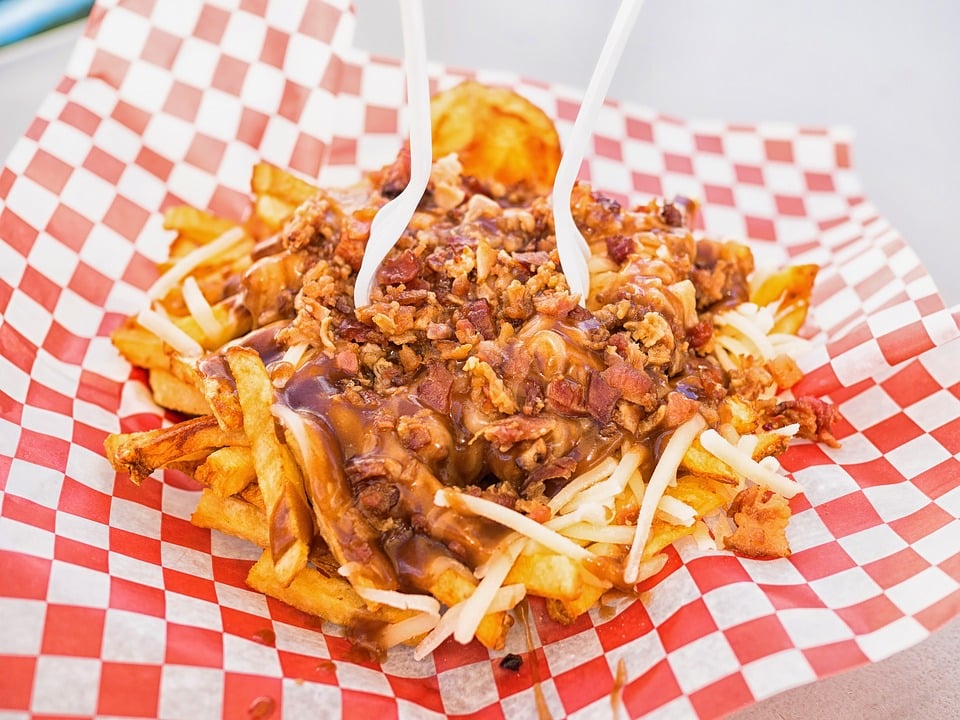 How to Make Poutine – Authentic Poutine (Recipe Guide)
