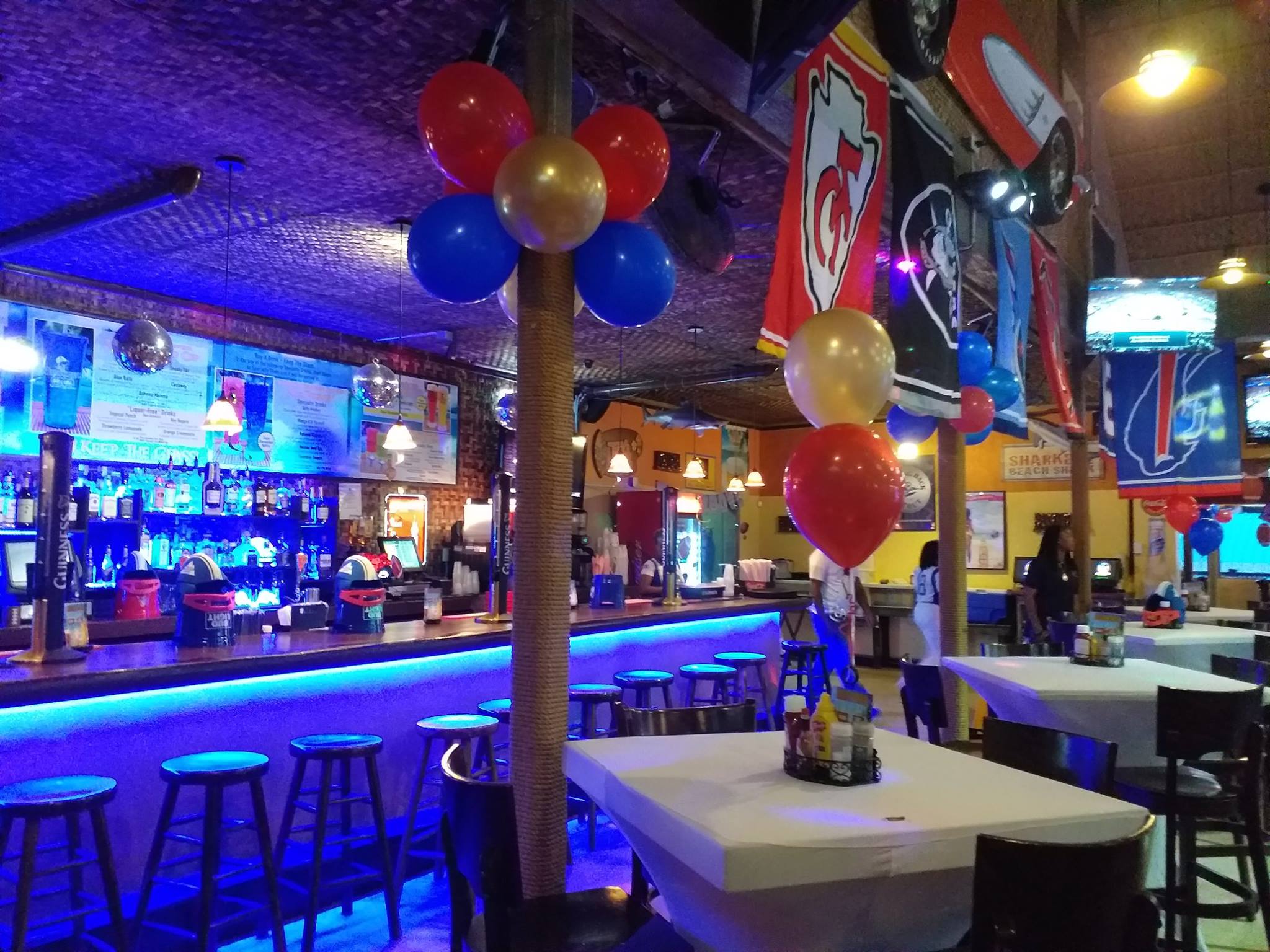 Nassau Food - 30 Best Restaurants In Nassau And Where To Eat In Nassau 22 restaurants in nassau, restaurants in nassau bahamas, best restaurants in nassau, best restaurants in nassau, where to eat in nassau, nassau food, sharkeez
