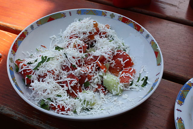 Best Bulgarian Food - Best Bulgarian Dishes And Traditional Food In Bulgaria To Try 7 Bulgarian Food, Bulgarian cuisine, Traditional Bulgarian Food, food in Bulgaria, Bulgarian dishes, Shopska Salata