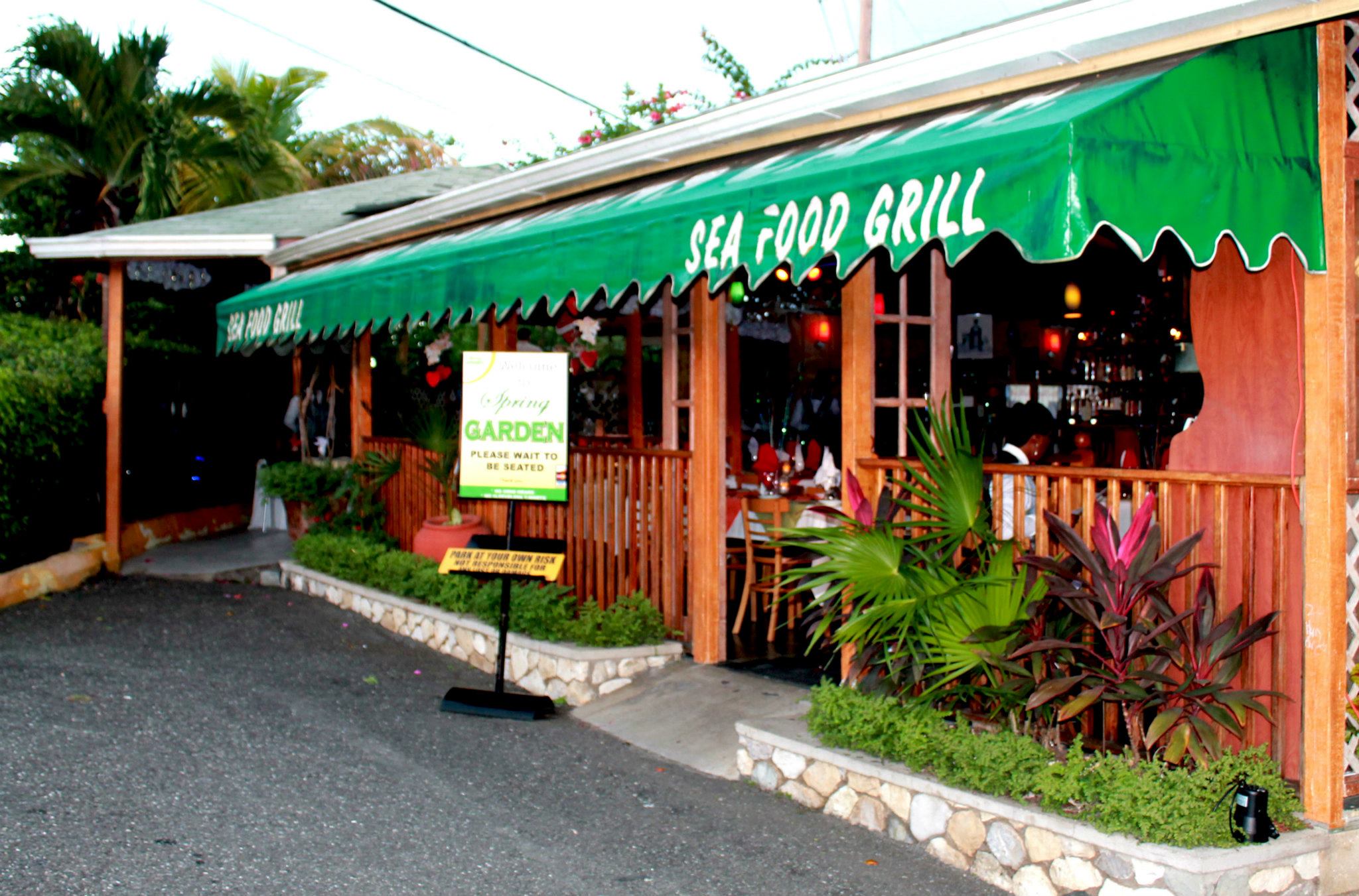 Ocho Rios Food - 30 Best Restaurants In Ocho Rios And Where To Eat 21 restaurants in ocho rios 2400, best restaurants in ocho rios 170, ocho rios food, where to eat in ocho rios, Spring Garden Seafood & Steakhouse