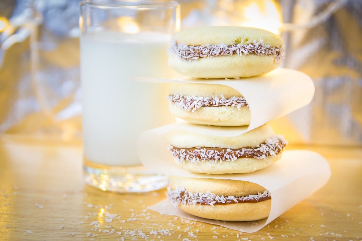 Best Argentinian Food- Best Argentinian Dishes, argentinian snacks, Argentinian desserts, Argentinian cuisine, snacks and desserts in argentina, traditional Argentinian snacks and desserts, argentina snacks, argentina desserts, alfajores