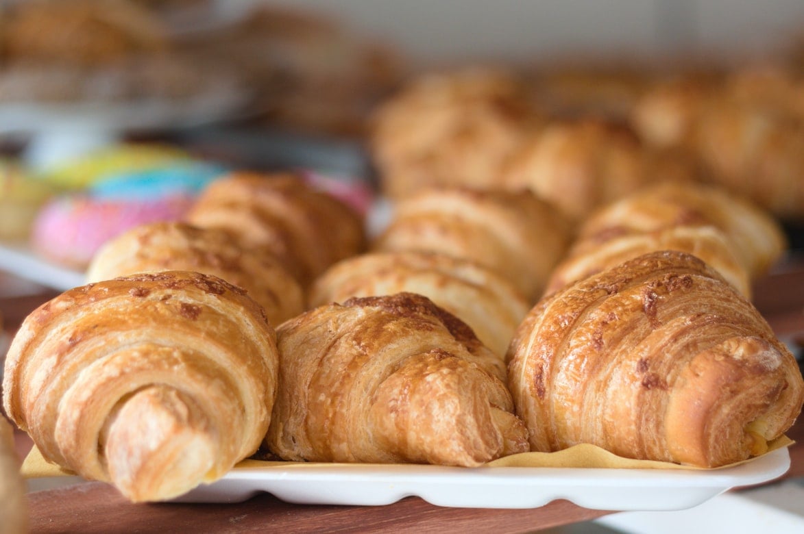 Best Argentinian Food- Best Argentinian Dishes, argentinian snacks, Argentinian desserts, Argentinian cuisine, snacks and desserts in argentina, traditional Argentinian snacks and desserts, argentina snacks, argentina desserts, medialunas