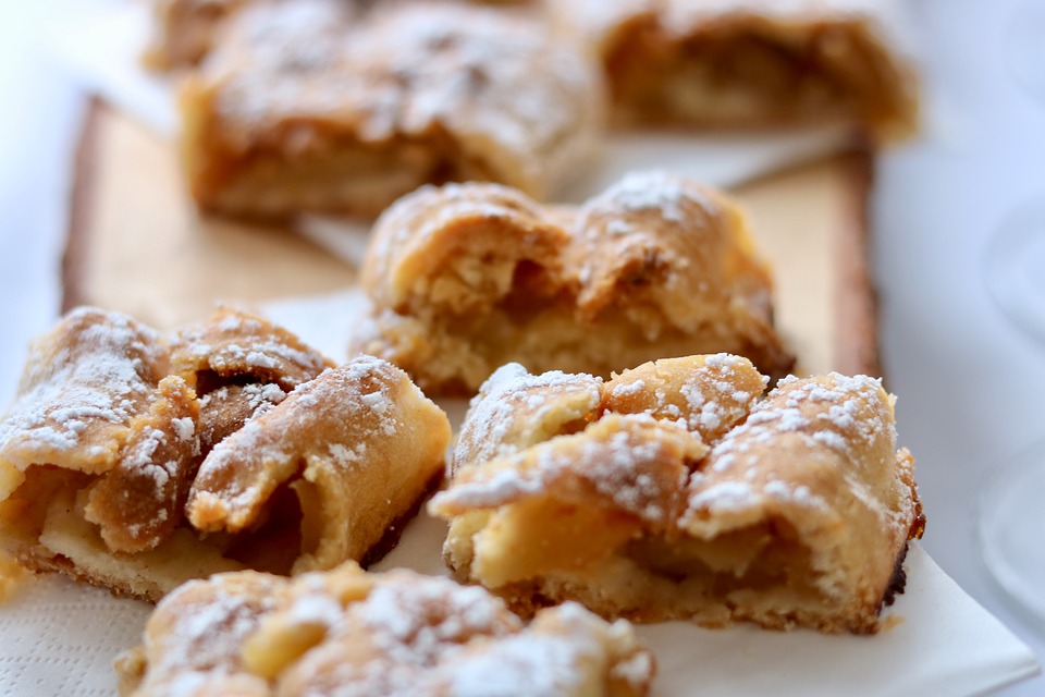 Hungarian snacks, Traditional Hungarian snacks and desserts, Hungary snacks, Hungarian desserts, traditional snacks and desserts in Hungary, Hungary desserts, Rétes