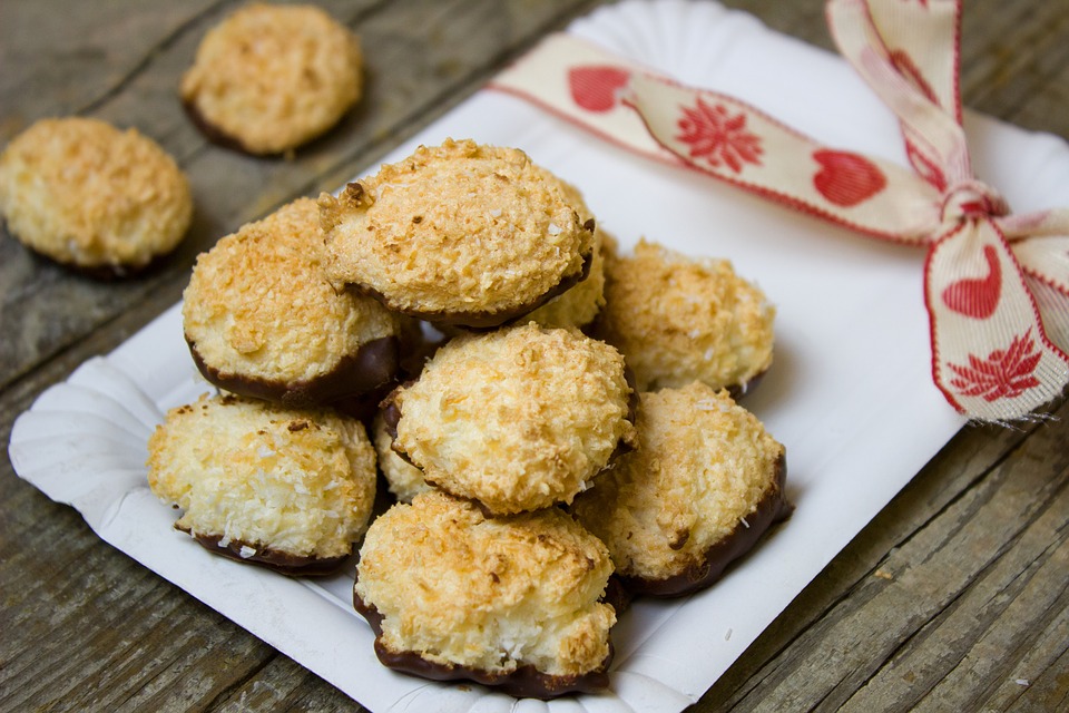 Brazilian snacks, Brazilian desserts, Brazil desserts, snacks and desserts in Brazil, traditional Brazilian snacks and desserts, Brazil cuisine, Brazil snacks, cocada
