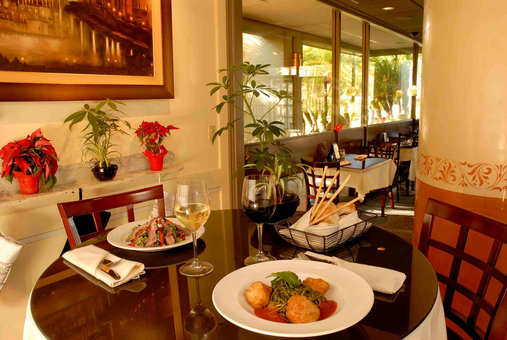 Maui Food - 30 Best Restaurants In Maui And Where To Eat 12 restaurants in Maui, best restaurants in Maui, Maui food, Maui restaurants, where to eat in Maui, bistro cassanova