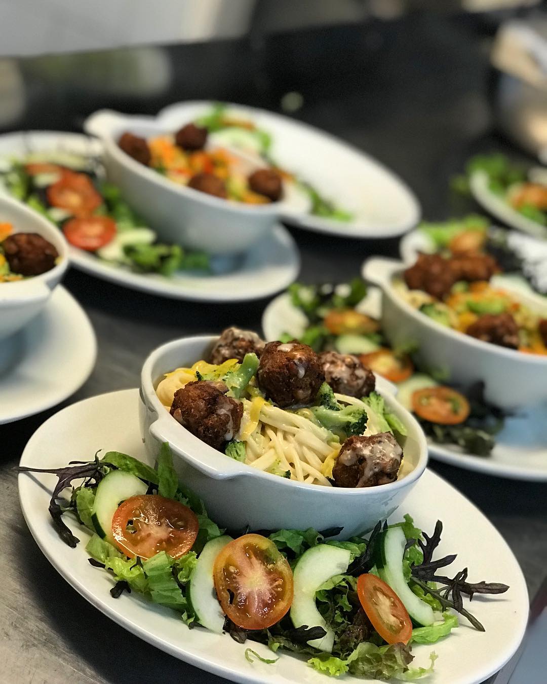 Medellin Food - 30 Best Restaurants In Medellin And Where To Eat 28 vegan restaurants in Medellin, vegetarian restaurants in Medellin, Medellin vegetarian restaurants, vegan in Medellin, Medellin vegan, vegetarian in Medellin, chana