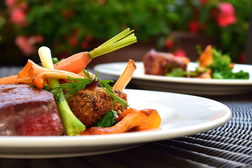 Medellin Food - 30 Best Restaurants In Medellin And Where To Eat 6 Restaurants in Medellin, best restaurants in Medellin, where to eat in Medellin, Medellin colombia restaurants, Medellin food, cafe zorba