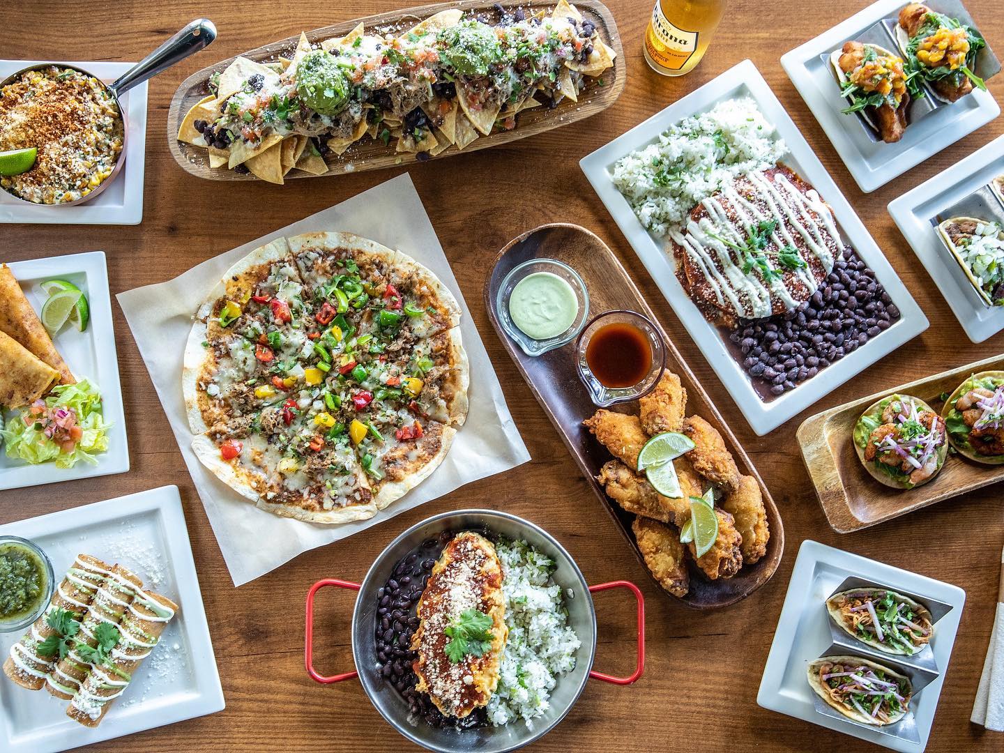 Honolulu Food - 30 Best Restaurants In Honolulu And Where To Eat 16 restaurants in honolulu, best restaurants in honolulu, restaurants in honolulu hawaii, honolulu restaurants, honolulu food, where to eat in honolulu, margaritas