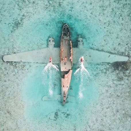 Comparison Aruba vs Bahamas - Which One Is Better Vacation? 20 PABLO ESCOBAR'S SUNKEN PLANE