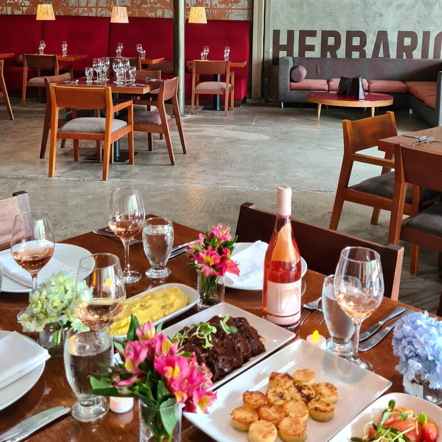 Medellin Food - 30 Best Restaurants In Medellin And Where To Eat 9 Restaurants in Medellin, best restaurants in Medellin, where to eat in Medellin, restaurants in Medellin colombia, restaurants Medellin, Medellin best restaurants, Herbario,