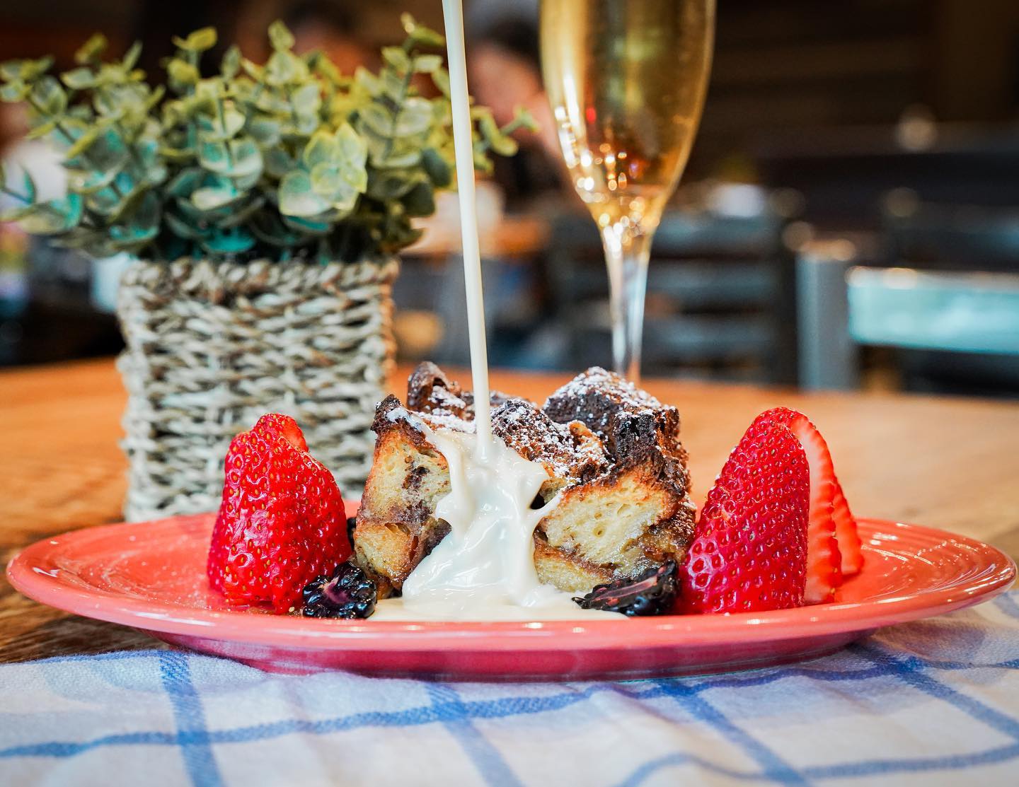 Honolulu Food - 30 Best Restaurants In Honolulu And Where To Eat 21 restaurants in honolulu, best restaurants in honolulu, restaurants in honolulu hawaii, honolulu restaurants, honolulu food, where to eat in honolulu, scratch kitchen