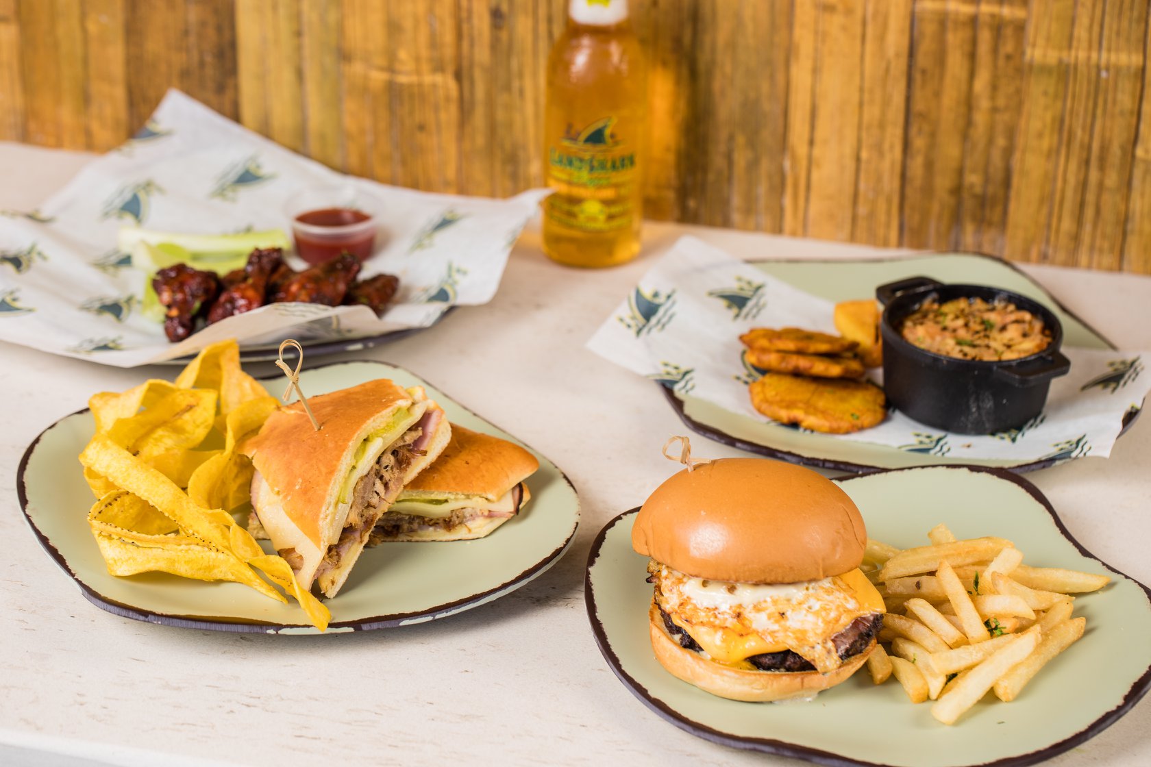 ORANJESTAD FOOD: 30 BEST RESTAURANTS IN ORANJESTAD AND WHERE TO EAT IN ARUBA 9 restaurants in Oranjestad aruba, restaurants in aruba, best restaurants in aruba, Oranjestad food, where to eat in aruba, Aruba restaurants, 5 O'Clock Somewhere Bar and Grill