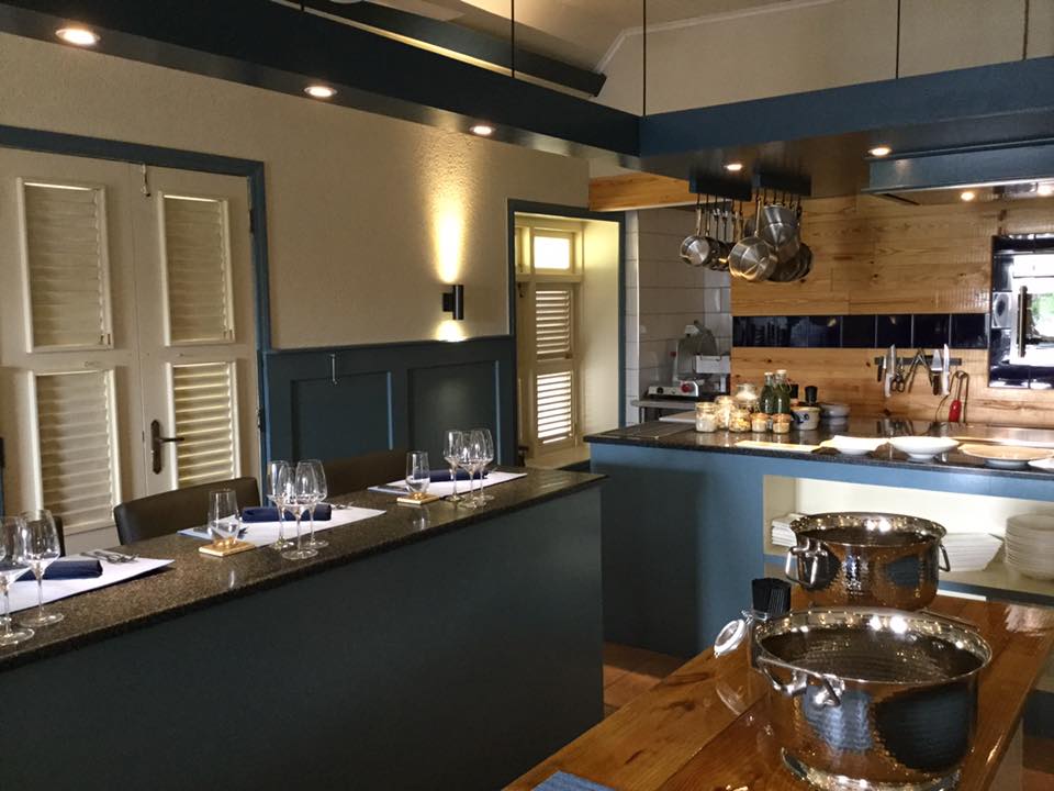 ORANJESTAD FOOD: 30 BEST RESTAURANTS IN ORANJESTAD AND WHERE TO EAT IN ARUBA 7 restaurants in Oranjestad aruba, restaurants in aruba, best restaurants in aruba, Oranjestad food, where to eat in aruba, Aruba restaurants, fred restaurant