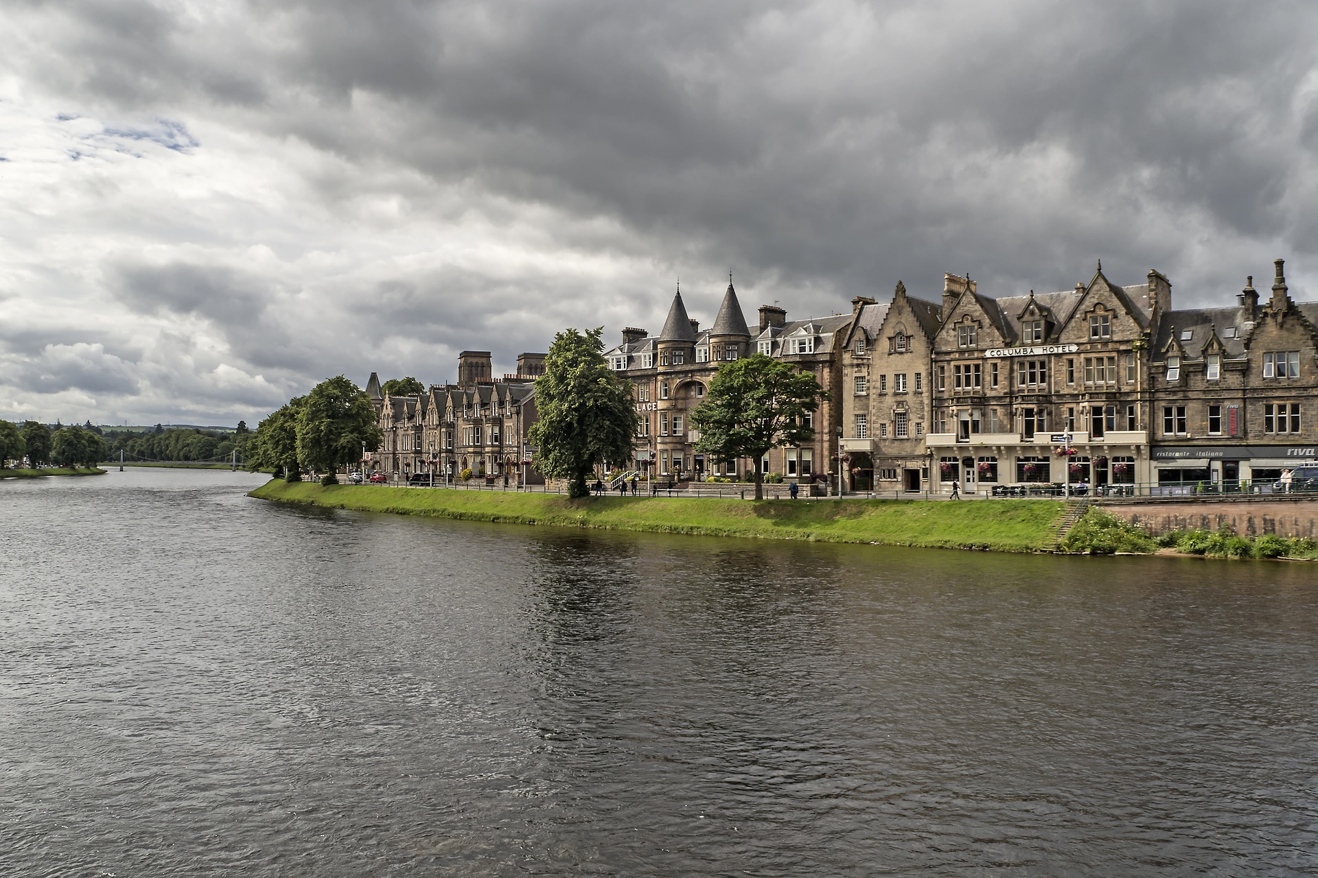 How To Get From Inverness Airport To City Center - All Possible Ways, cheapest way from Inverness airport to Downtown, cheapest way from Inverness airport to city, Inverness airport to city center, Inverness airport to downtown, Inverness Bus Airport