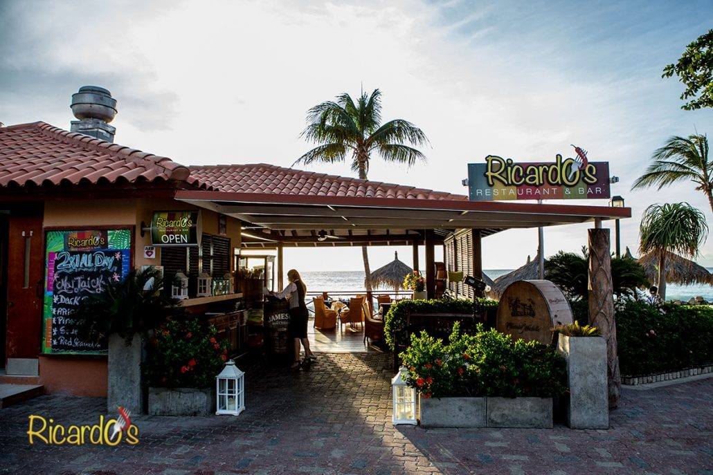 ORANJESTAD FOOD: 30 BEST RESTAURANTS IN ORANJESTAD AND WHERE TO EAT IN ARUBA 21 restaurants in Oranjestad aruba, restaurants in aruba, best restaurants in aruba, Oranjestad food, where to eat in aruba, Aruba restaurants, Ricardo's Restaurant & Bar