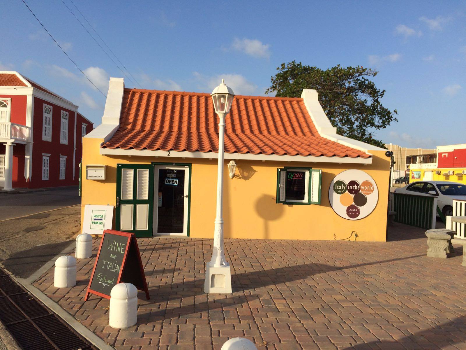 ORANJESTAD FOOD: 30 BEST RESTAURANTS IN ORANJESTAD AND WHERE TO EAT IN ARUBA 19 restaurants in Oranjestad aruba, restaurants in aruba, best restaurants in aruba, Oranjestad food, where to eat in aruba, Aruba restaurants, Ristorante Italiano Italy in the World