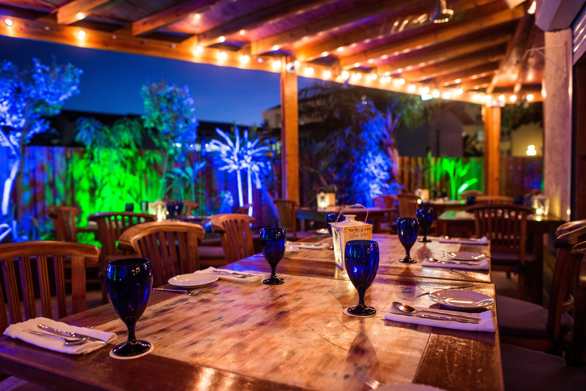 ORANJESTAD FOOD: 30 BEST RESTAURANTS IN ORANJESTAD AND WHERE TO EAT IN ARUBA 4 restaurants in Oranjestad aruba, restaurants in aruba, best restaurants in aruba, Oranjestad food, where to eat in aruba, Aruba restaurants, yemanja woodfire grill