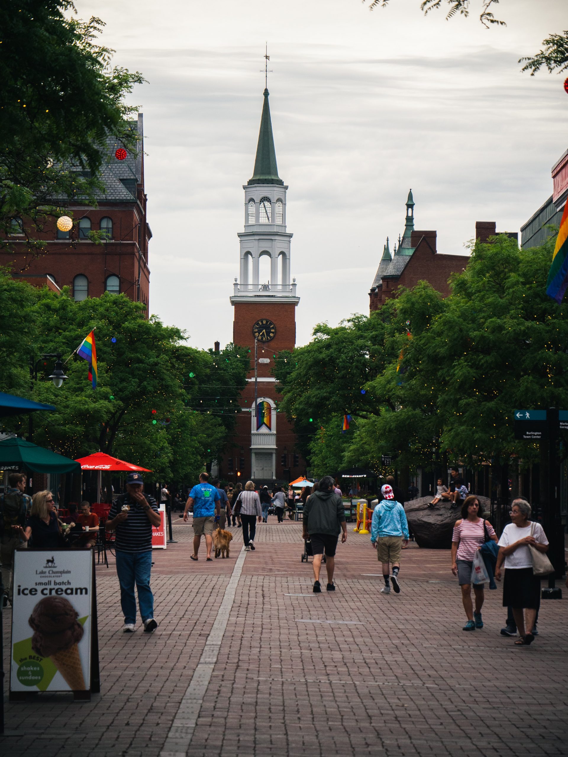 How To Get From Burlington Airport To City Center - All Possible Ways, cheapest way from Burlington airport to Downtown, cheapest way from Burlington airport to city, Burlington airport to city center, Burlington airport to downtown, Burlington Bus Airport, Bus Burlington Airport to Burlington City Center