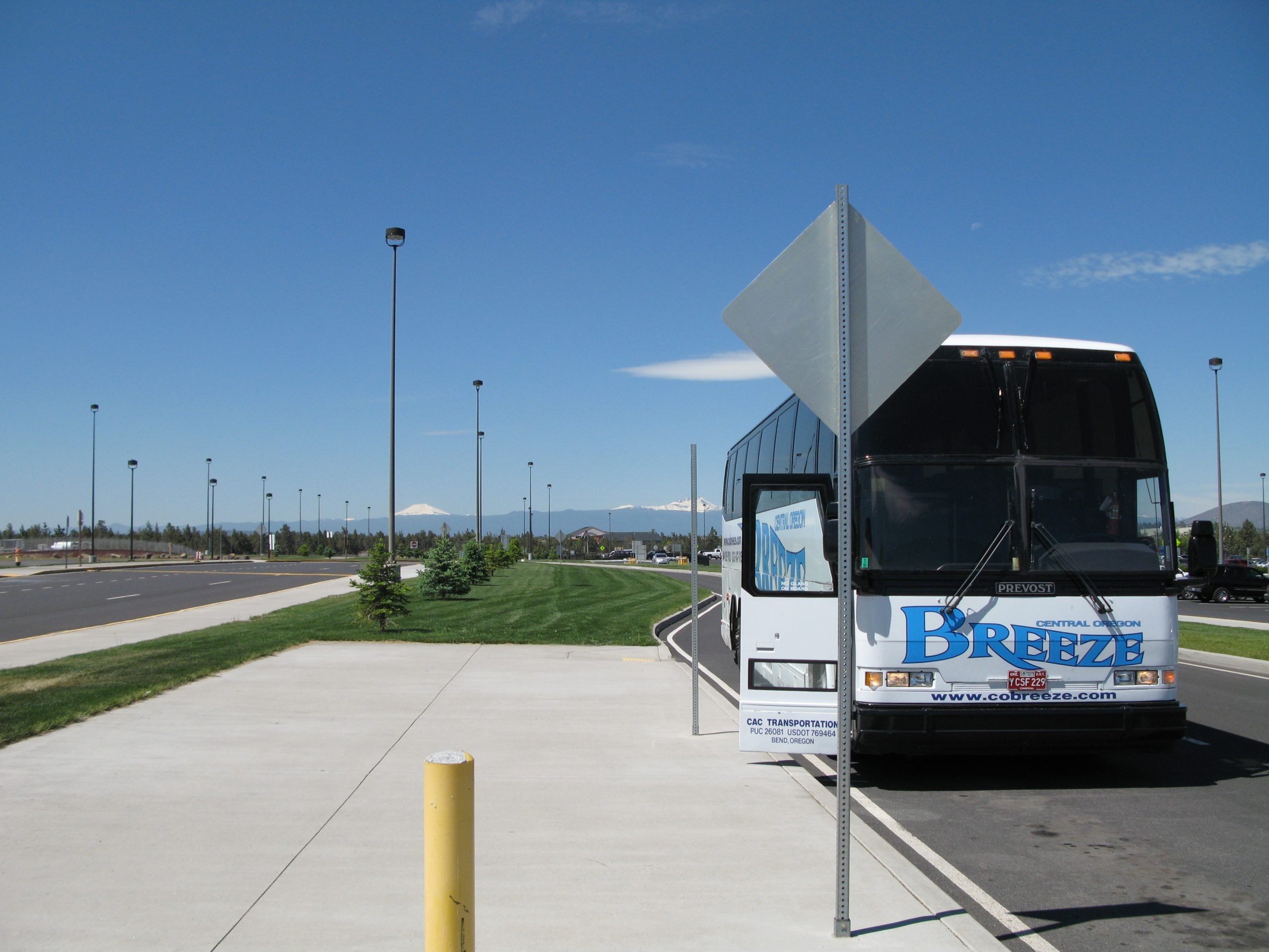 How To Get From Redmond Airport To Bend Best Way 2 Central Oregon Breeze Redmond Airport Bus, How To Get From Redmond Airport To Bend - All Possible Ways, cheapest way from Redmond airport to Bend, Redmond airport to Bend, Redmond Airport Bus, Bus Redmond Airport to Bend
