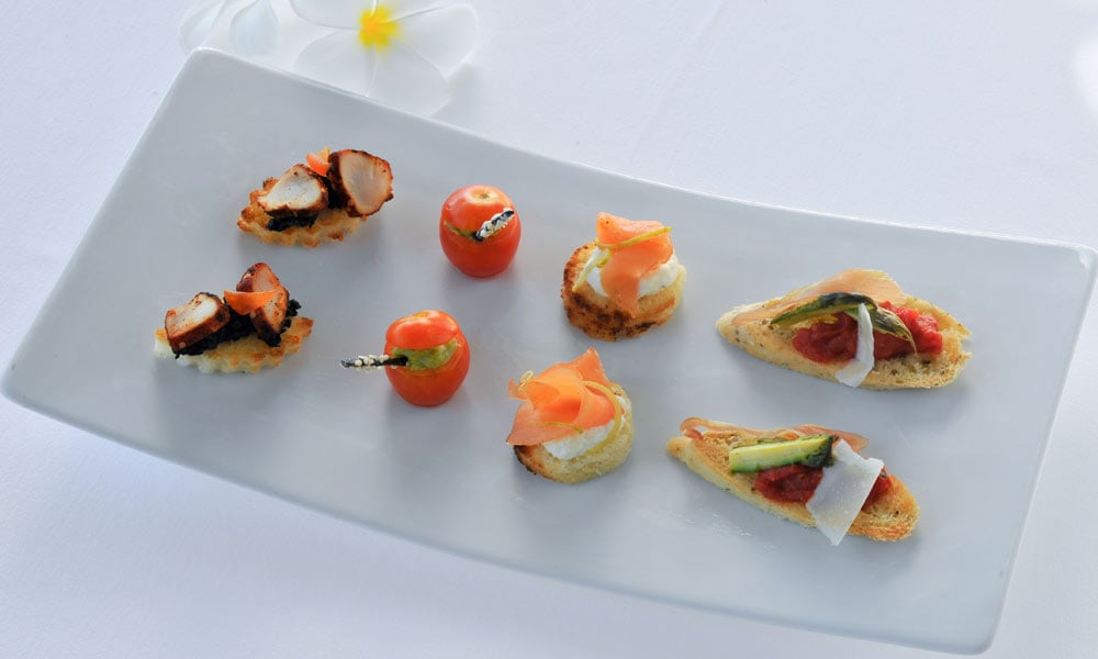 Bora Bora Food - 30 Best Restaurants In Bora Bora 23 Le Corail, Bora Bora restaurants, restaurants in Bora Bora, plant based restaurants in Bora Bora, vegetarian restaurants in Bora Bora, vegan restaurants in Bora Bora, Bora Bora food, where to eat in Bora Bora, vegan in Bora bora, vegetarian in Bora Bora