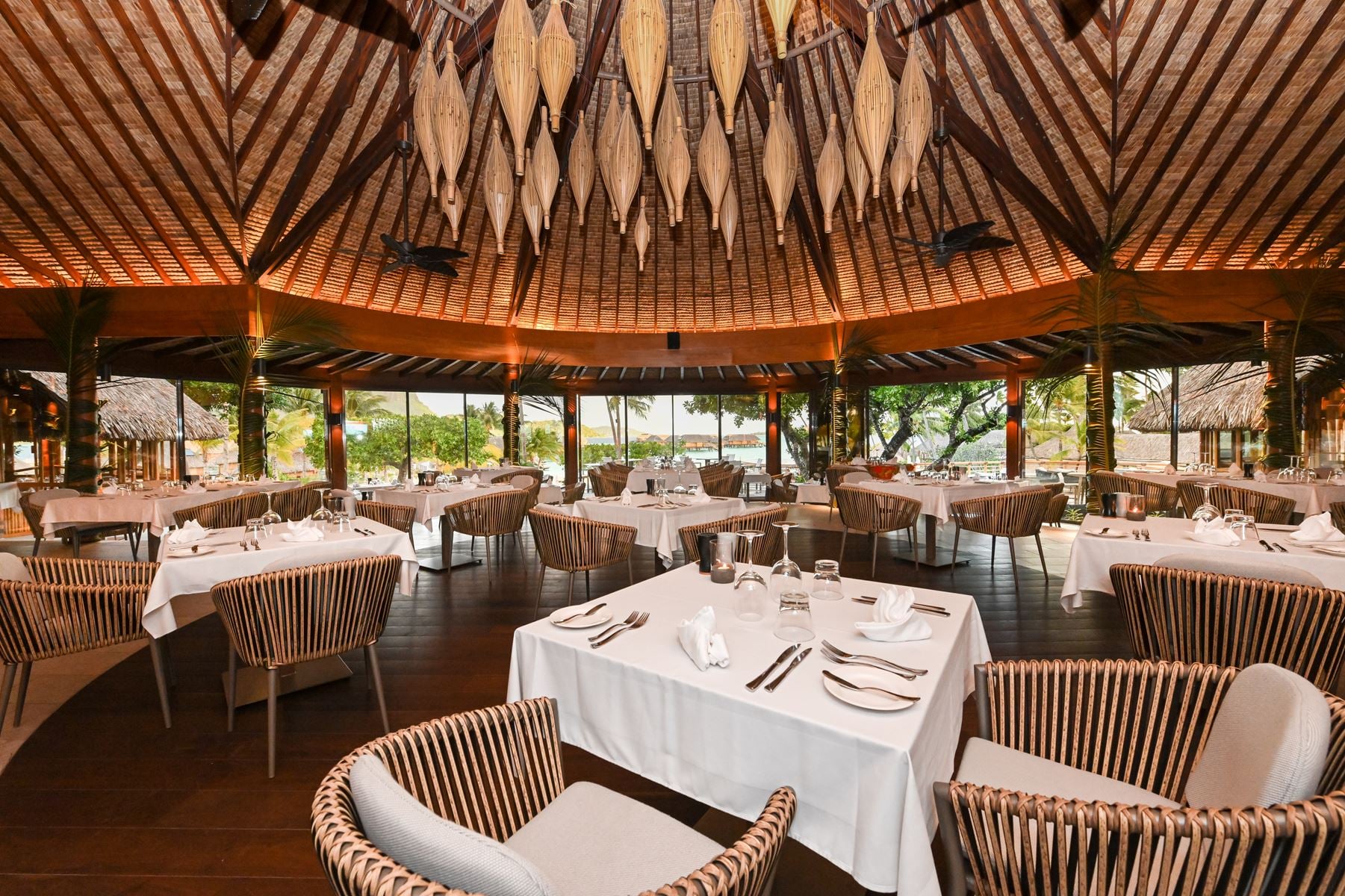 Bora Bora Food - 30 Best Restaurants In Bora Bora 22 TEVAIROA RESTAURANT, Bora Bora restaurants, restaurants in Bora Bora, plant based restaurants in Bora Bora, vegetarian restaurants in Bora Bora, vegan restaurants in Bora Bora, Bora Bora food, where to eat in Bora Bora, vegan in Bora bora, vegetarian in Bora Bora