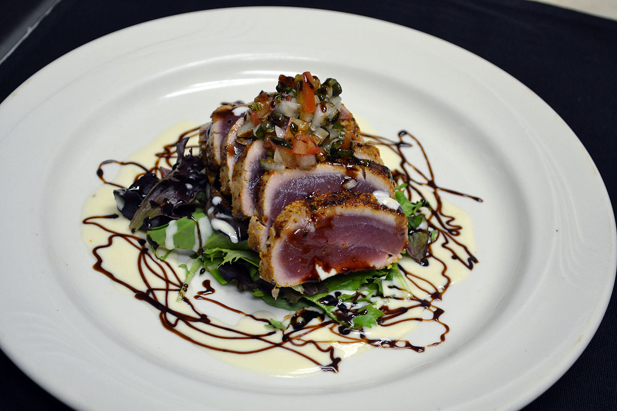 Kihei Food - 15 Best Restaurants In Kihei And Where To Eat 4 Cuatro Restaurant, Kihei restaurants, restaurants in Kihei, plant based restaurants in Kihei, vegetarian restaurants in Kihei, vegan restaurants in Kihei, Kihei food, where to eat in Kihei, vegan in Kihei, vegetarian in Kihei